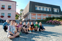 Tantehorse – PROPOJME SE VČERA – rezidence Naplaveno
