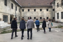 Performance Crossings – RE_THINK – RE_STRUCTURE – rezidence Káznice